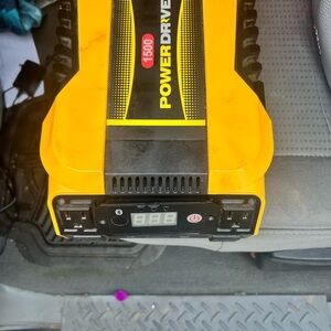 1500W Power Inverter - Yellow/Black